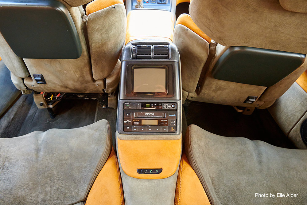 View of centre console of the Magna Torrero